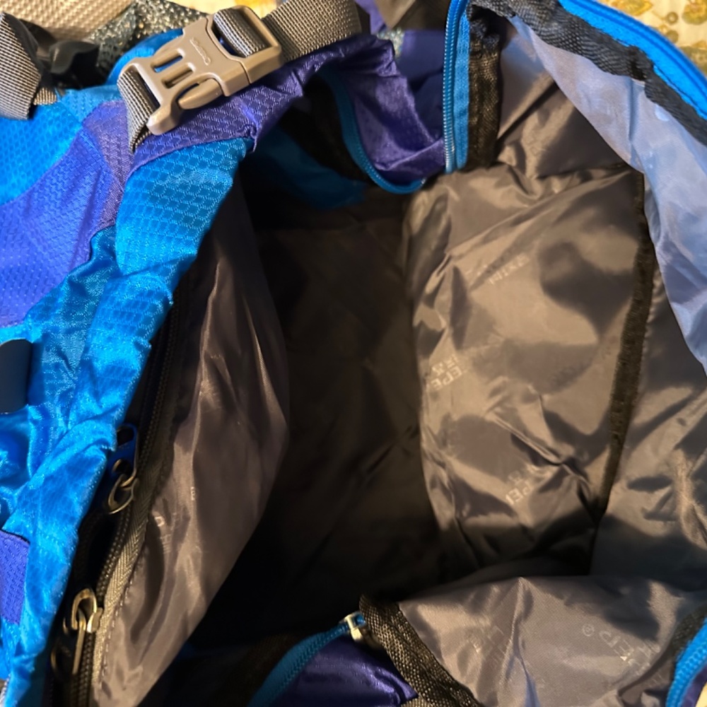 Backpacking pack - Picture 7 of 7
